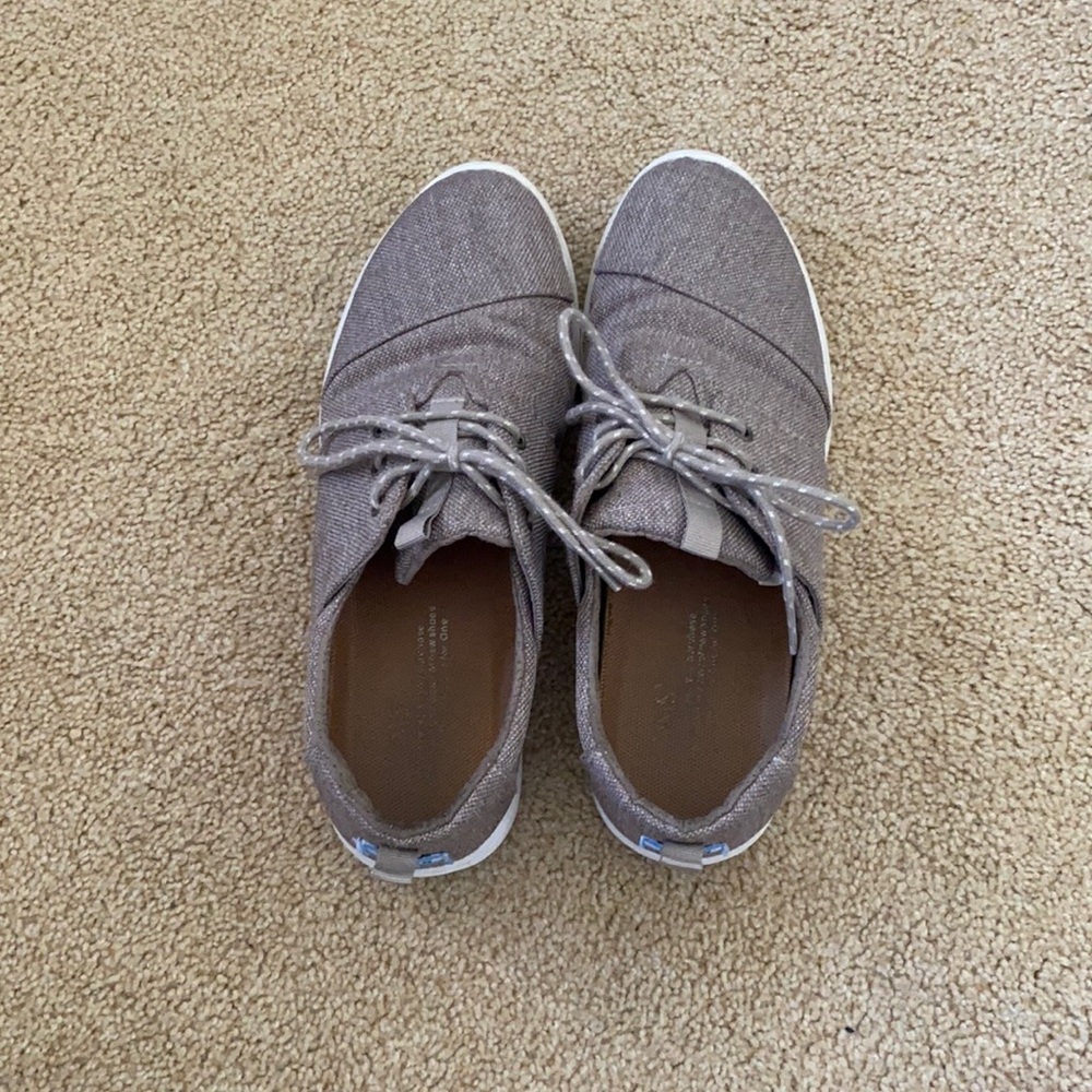 Tom’s Sneakers